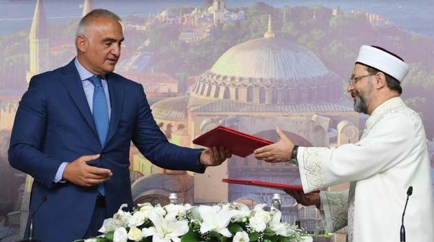 Bakan Ersoy: Hiç kimsenin şüphesi olmasın ki Ayasofya Camii itinayla korunacaktır