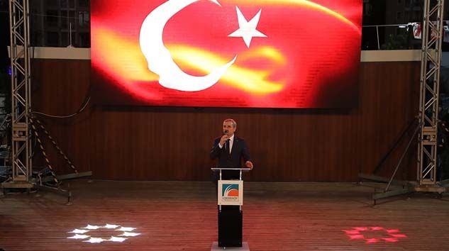 Bayram Şenocak: Milli iradeyi yok sayanlara karşı her zaman ‘Demokrasi Nöbeti’ndeyiz