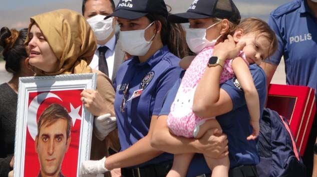 Sivaslı şehit polis Muhammed Demir’in naaşı memleketine getirildi