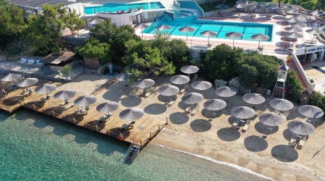 Lüks oteller yüksek tedbirlerle kapılarını açıyor