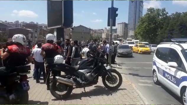 Bağcılar’da polise silahlı saldırı: 2 yaralı