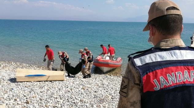 Van Gölü’nden iki çocuk cesedi daha çıkarıldı