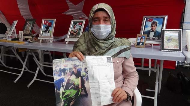 HDP önündeki evlat nöbetine 2 aile daha katıldı