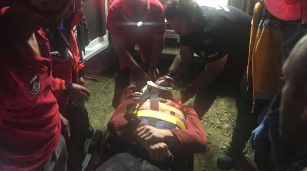 Mantar toplarken uçuruma düştü