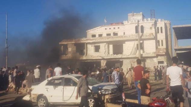 Azez’de bomba yüklü araç patladı: 3 ölü, 10 yaralı