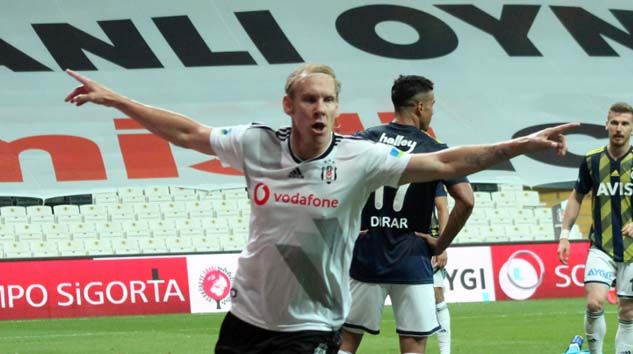 Beşiktaş defans oyuncularıyla bulduğu iki golle 3 puanı kazandı