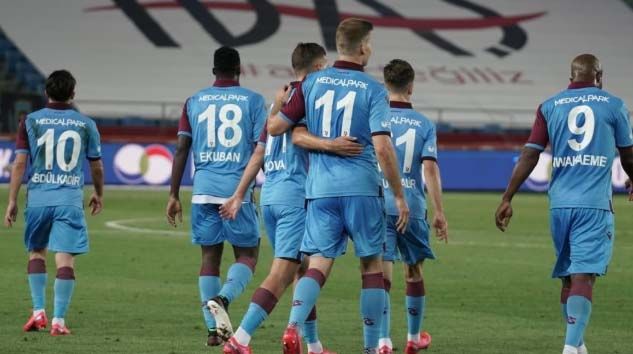 Trabzonspor kendi evinde Konyaspor’a 4-3 mağlup oldu