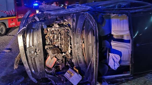 Alkollü sürücünün kullandığı kamyonet yan yattı: 1 ölü, 5 yaralı