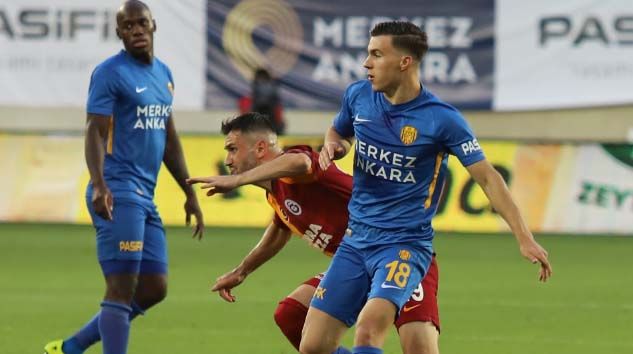 Fenerbahçe’de gözler Konrad Michalak’ta