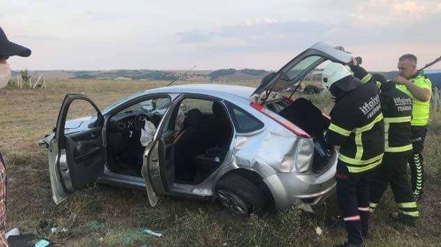 Köpeğe çarpmamak isterken tarlaya uçtu: 3 yaralı