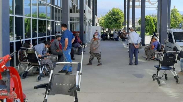İzmir’de tekel bayide veresiye içki cinayeti: 2 ölü, 1 yaralı