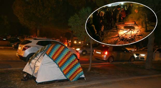 Deprem sonrası Manisa’da halk sokakta sabahladı