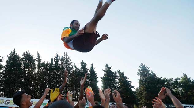 Selçuk İnan takım arkadaşlarıyla vedalaştı