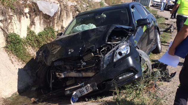 Sinop Valisi Erol Karaömeroğlu trafik kazası geçirdi Sinop Valisi Erol Karaömeroğlu trafik kazası geçirdi