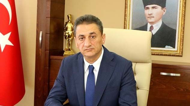 Sinop Valisi Erol Karaömeroğlu trafik kazası geçirdi Sinop Valisi Erol Karaömeroğlu trafik kazası geçirdi