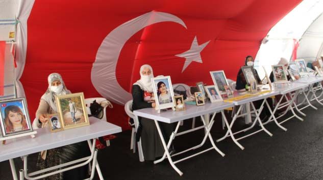 HDP önündeki ailelerin evlat nöbeti 324’üncü gününde