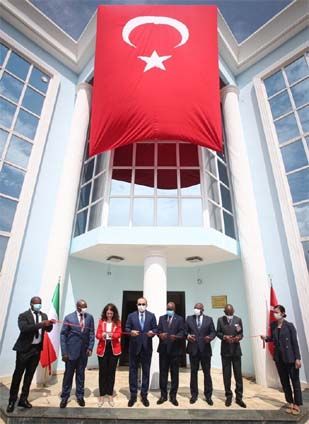 Çavuşoğlu, Malabo Büyükelçiliği’nin açılışını yaptı: Tarihi bir adım attık