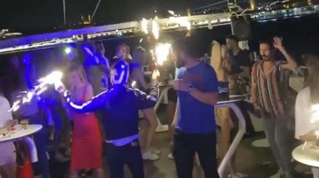İstanbul Boğazı’nda korona virüs salgınına rağmen yat partisi kamerada