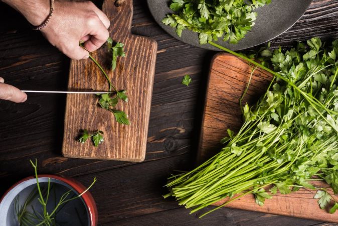 Maydanozun bilinmeyen yararları Maydanozun bilinmeyen yararları