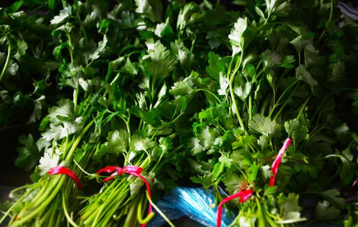 Maydanozun bilinmeyen yararları Maydanozun bilinmeyen yararları