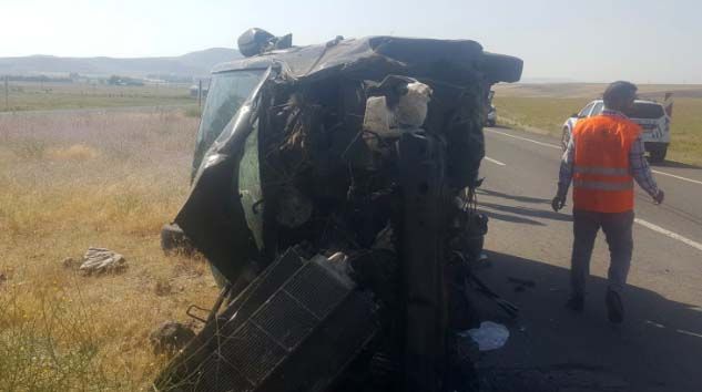 Ağrı’da trafik kazası: 3 ölü, 6 yaralı