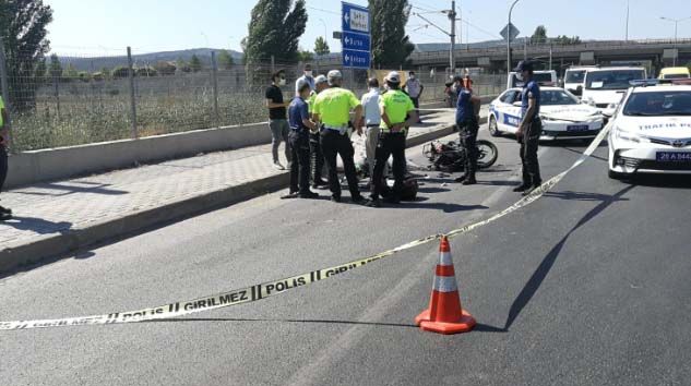 Motosiklet sürücüsünü kaskı da koruyamadı: Eskişehir’de trafik kazası: 1 ölü