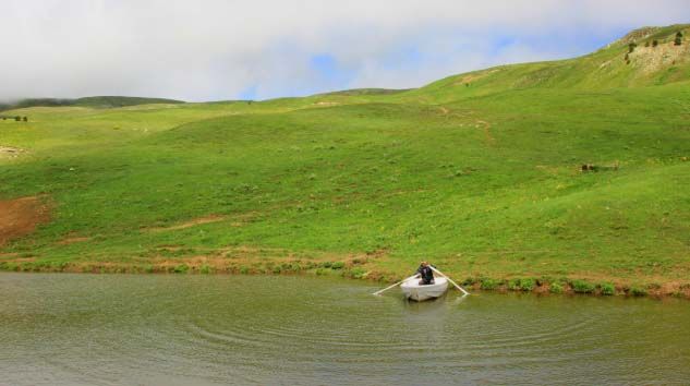 2 bin 550 metre yükseklikteki saklı cenneti Petnos Gölü keşfedilmeyi bekliyor