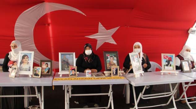 HDP önündeki ailelerin evlat nöbeti 327’nci gününde