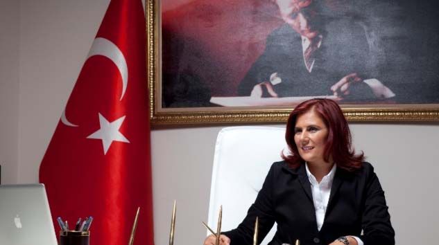 CHP Kurultayında divan başkanlığına Özlem Çerçioğlu seçildi