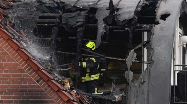 Almanya’da apartmanın üzerine küçük uçak düştü: 2 ölü, 2 yaralı