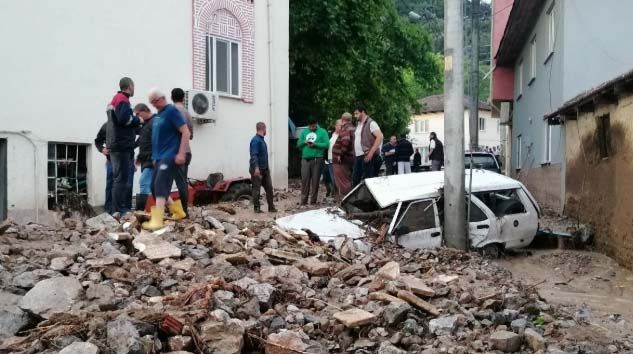 3 saatlik sel ve dolunun zararı 227 milyon lira oldu