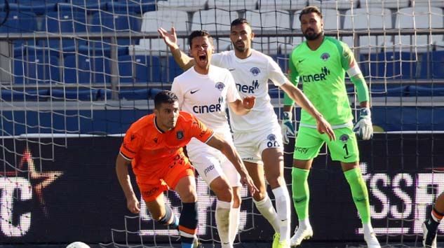 Şampiyon Başakşehir son maçını mağlup tamamladı