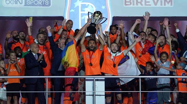 Şampiyon kupasını aldı