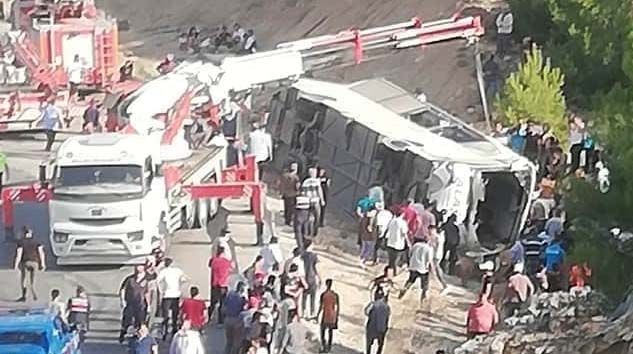 Mersin Valiliği: Kazada 4 asker şehit oldu, 2 otobüs şoförü öldü