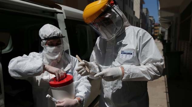 Akraba apartmanında 1 kişi 24 kişiye virüs bulaştırdı