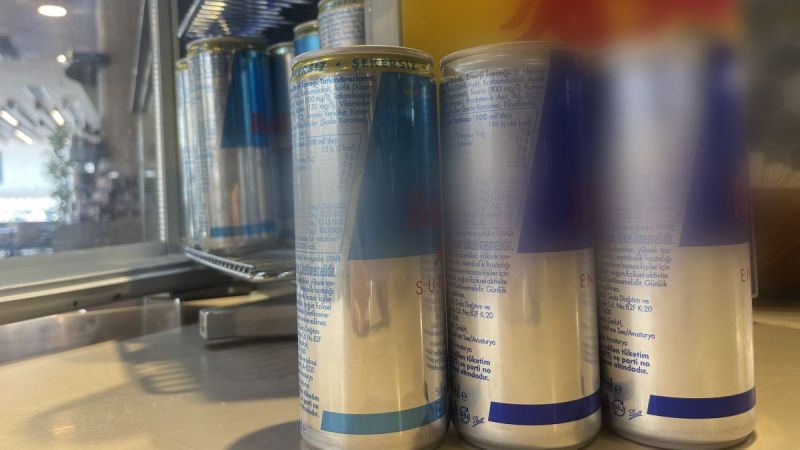 Enerji içeceği uyarısı:"Peş peşe tüketimlerde ani kalp durması yapabilir" Enerji içeceği uyarısı:"Peş peşe tüketimlerde ani kalp durması yapabilir"