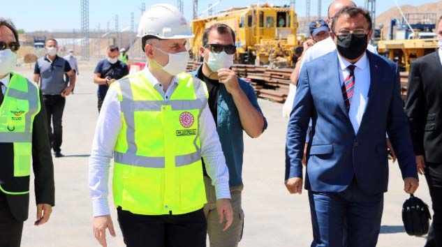 Bakan Karaismailoğlu: Hedefimiz 2023 yılına 3 bin 500 kilometre demir yolu hattı ile girmek