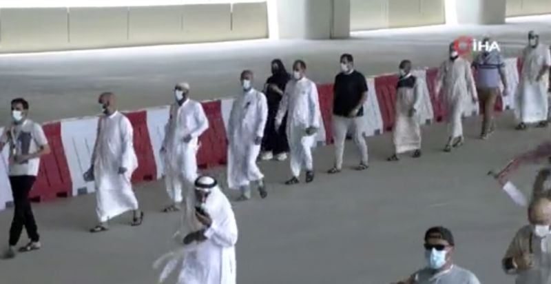 Hacılar şeytan taşladı