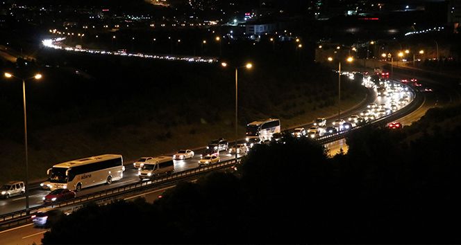 Kocaeli TEM Otoyolu’nda bayram trafiği