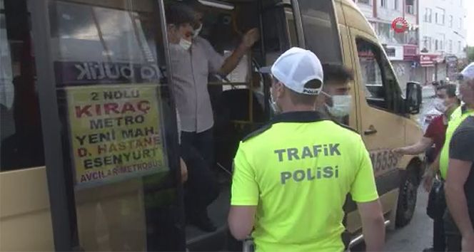 Minibüsten çıkan yolcu sayısı polisi bile şaşırttı