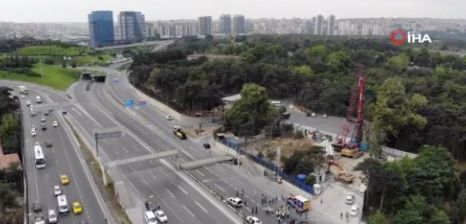 Eyüpsultan’da üst geçit çöktü