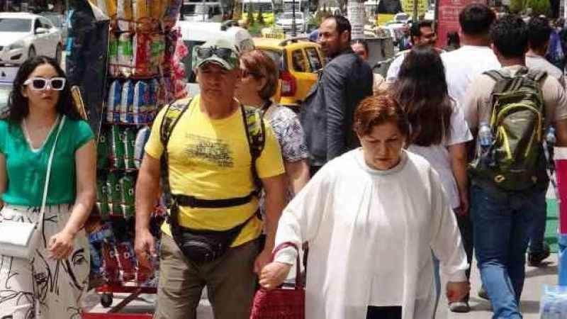 İranlı turistler 3 günlük tatil için Van'a akın etti İranlı turistler 3 günlük tatil için Van'a akın etti