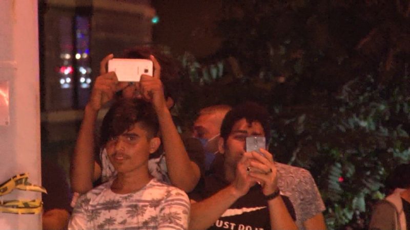 Yangın bara sıçradı 80 kişi son anda kurtuldu