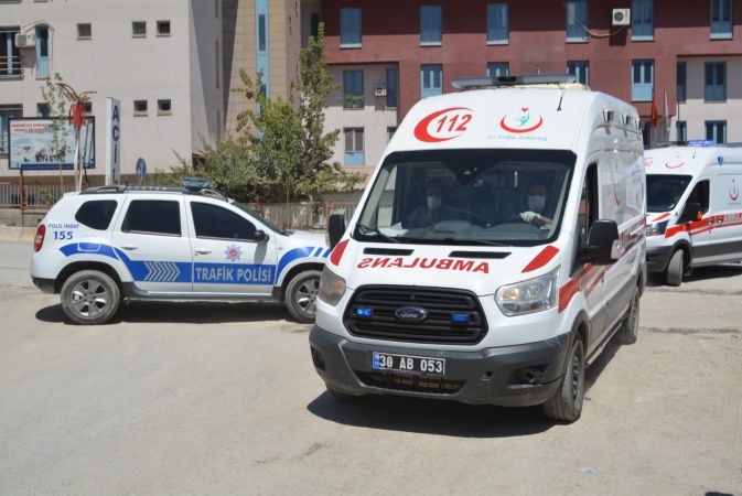 Yüksekova’da polis aracı devrildi: 2 şehit