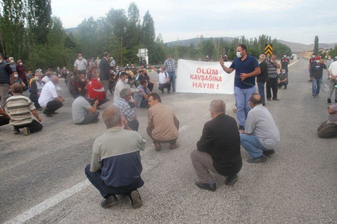 Mahalle sakinlerinden alt geçit eylemi