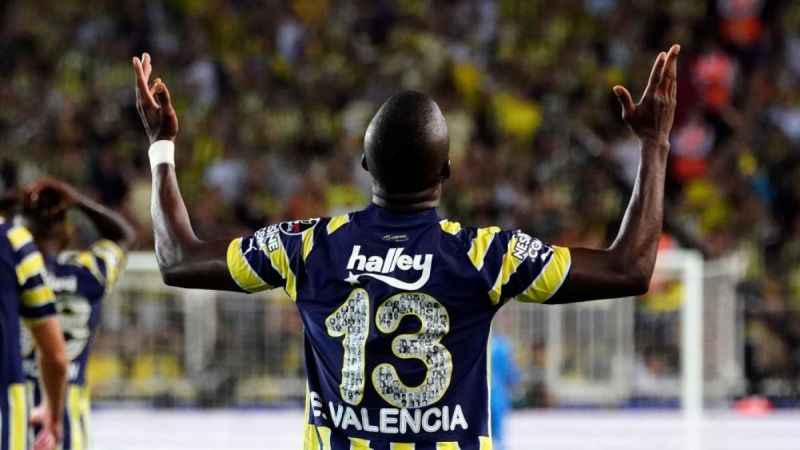 Enner Valencia Fenerbahçe'den ayrıldı Enner Valencia Fenerbahçe'den ayrıldı