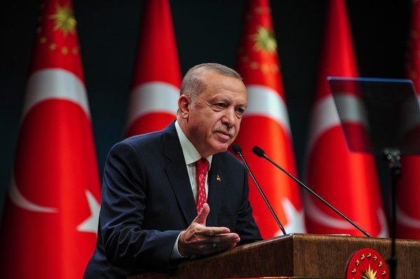 Cumhurbaşkanı Erdoğan: “Türkiye bu suni rüzgarlarla eğilip bükülebilecek bir ülke değildir”
