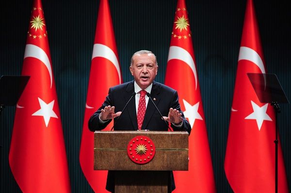 Cumhurbaşkanı Erdoğan: “Türkiye bu suni rüzgarlarla eğilip bükülebilecek bir ülke değildir”
