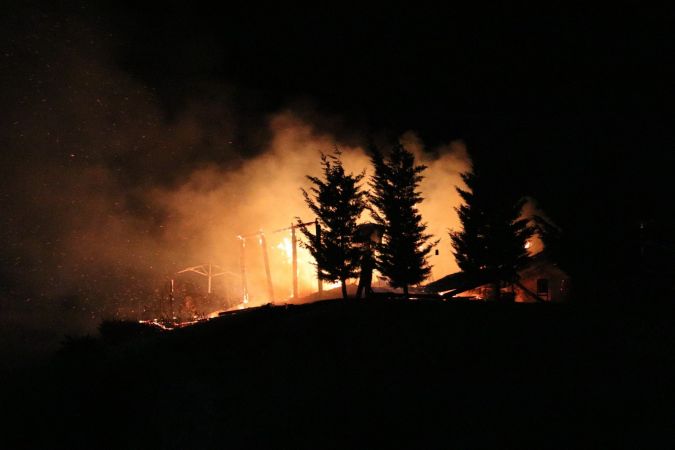 Ankara’da konak yanarak kül oldu