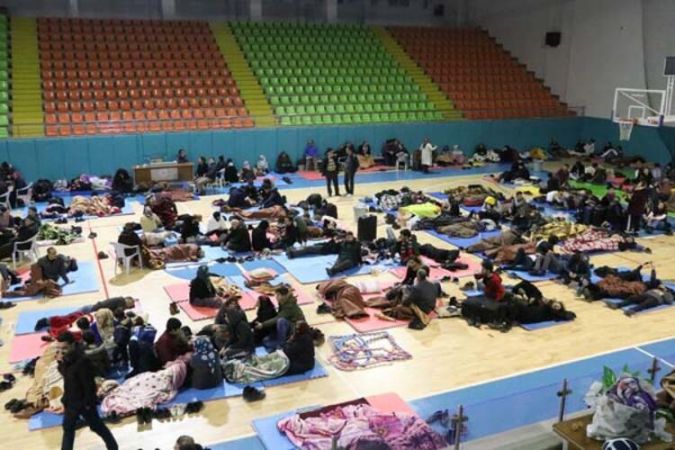 Depremin ardından Elazığ’da yürek burkan görüntüler…